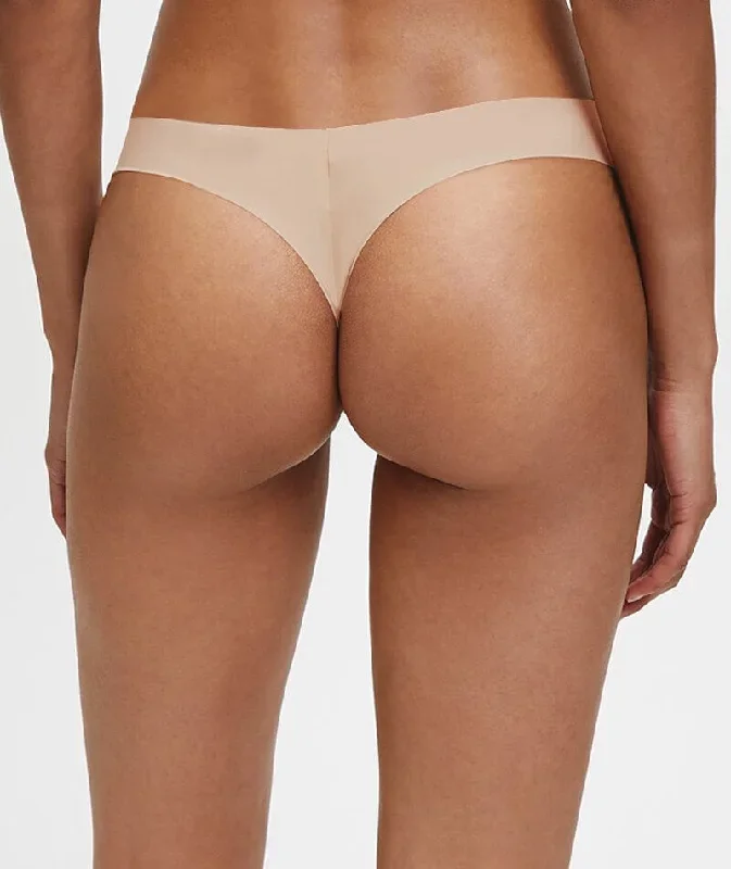 calvin-klein-invisibles-thong-light-caramel