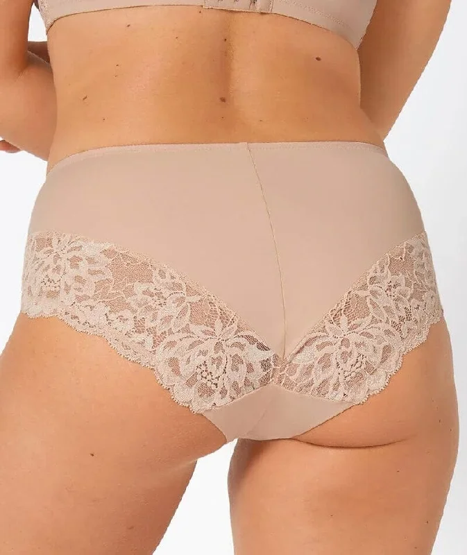 triumph-amourette-charm-maxi-brief-neutral-beige